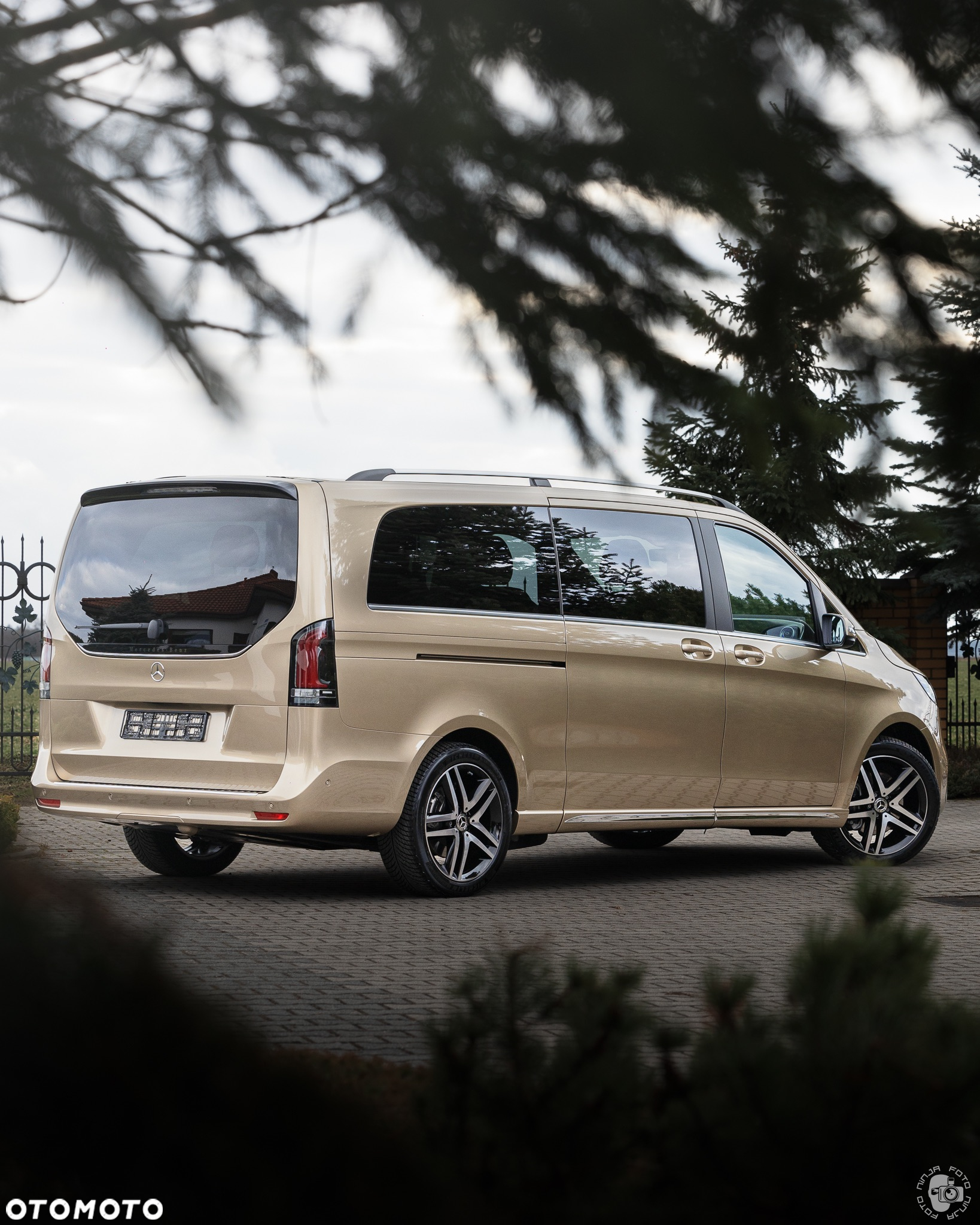 Mercedes-Benz Klasa V 300 d 9G-Tronic Exclusive (ekstra d³) - 3