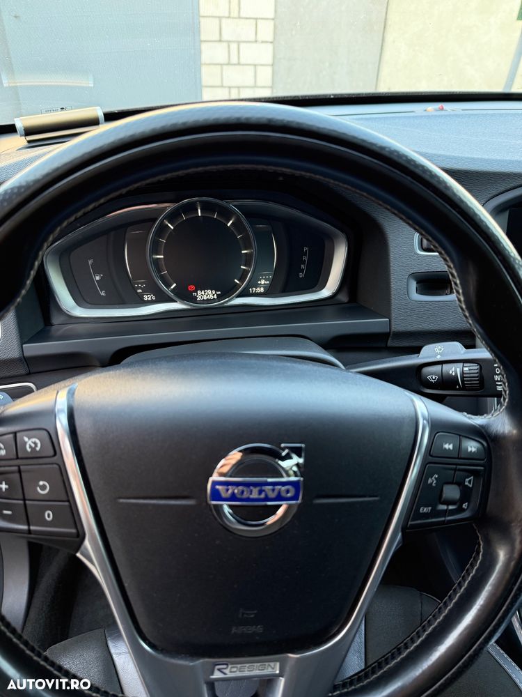 Volvo S60 D3 Geartronic RDesign - 11