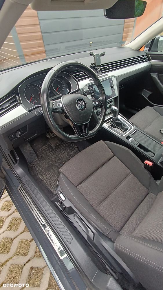 Volkswagen Passat - 8