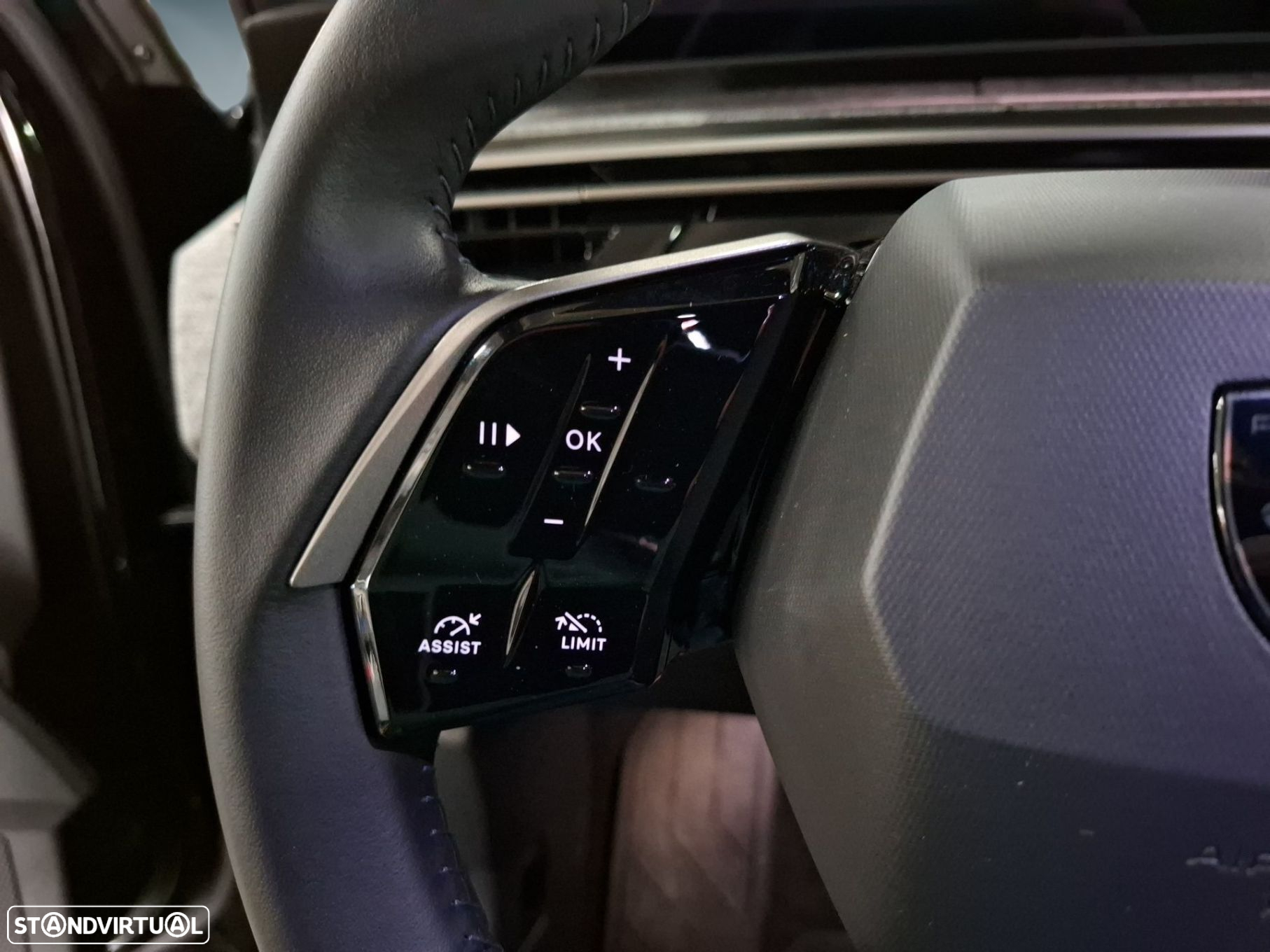 Peugeot E-5008 73 kWh Allure - 17