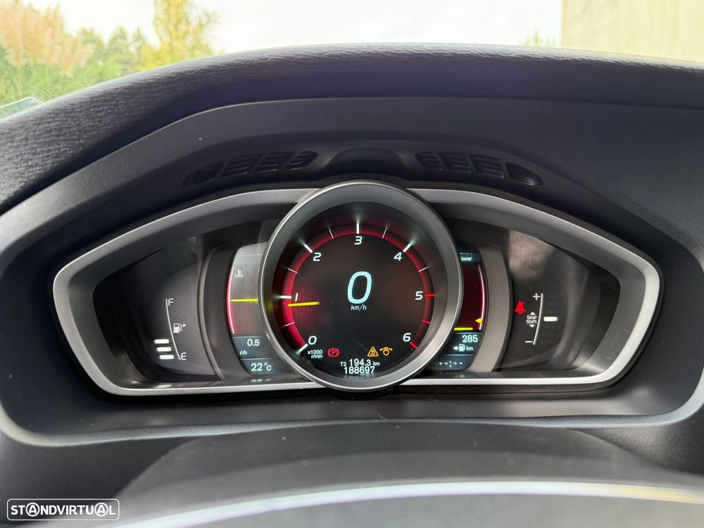 Volvo V40 1.6 D2 R-Design - 14