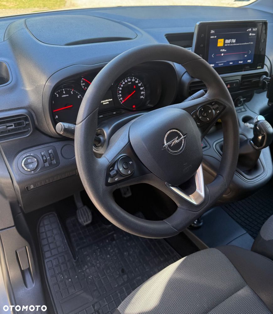 Opel COMBO - 16