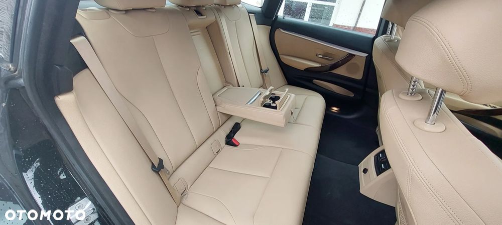 BMW 3GT 330i xDrive Sport Line - 27