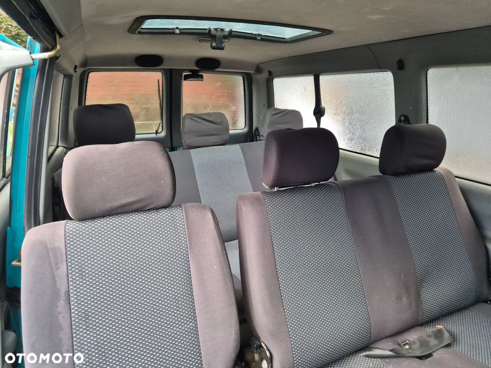 Volkswagen Caravelle GL - 12