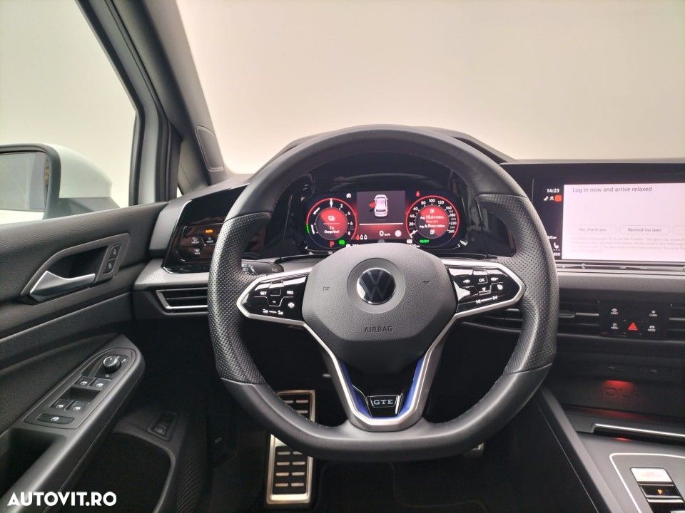 Volkswagen Golf - 10