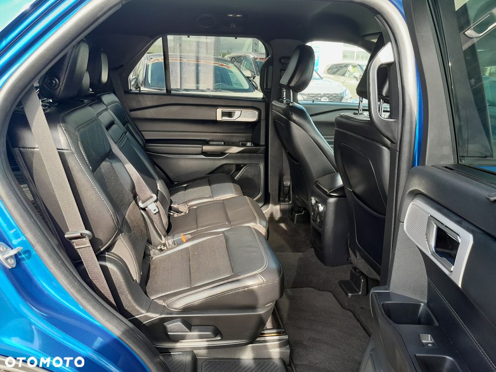 Ford Explorer - 25