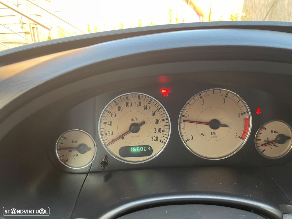 Chrysler Voyager 2.5 CRD SE - 14