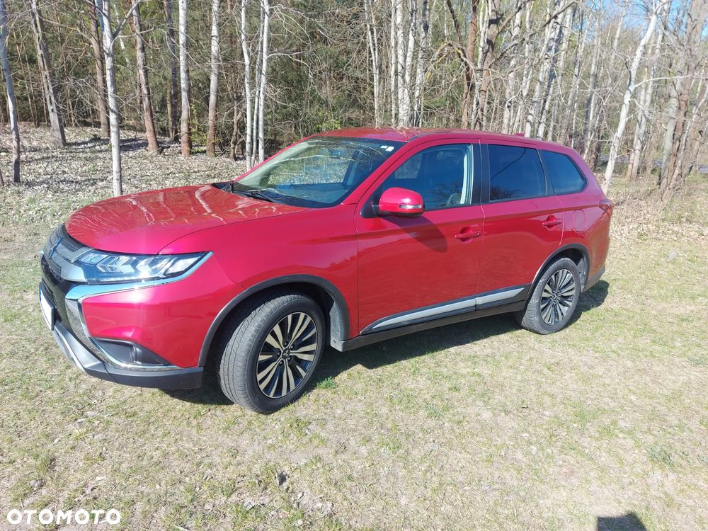 Mitsubishi Outlander - 2