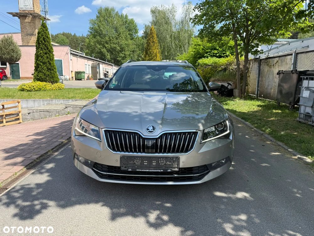 Skoda Superb 2.0 TDI L&K DSG - 17