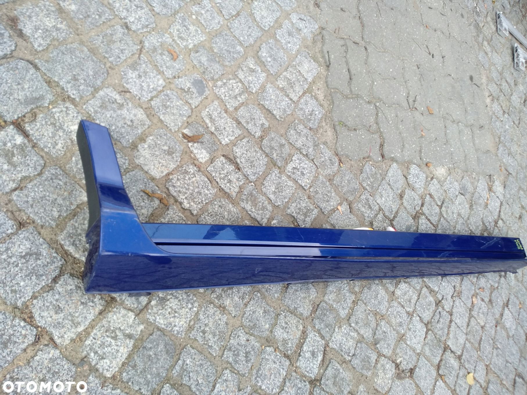 Próg listwa progowa prawa Kuga MK2 CV4J-S10154-ABW - 2