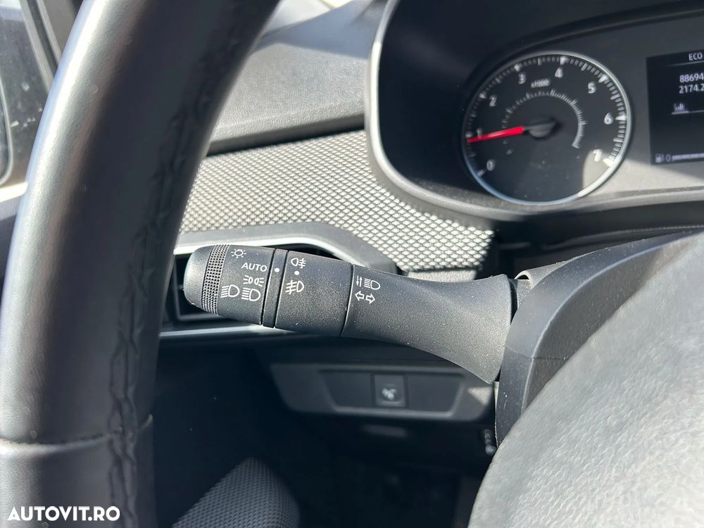 Dacia Sandero TCe 90 MT5 Expression - 12