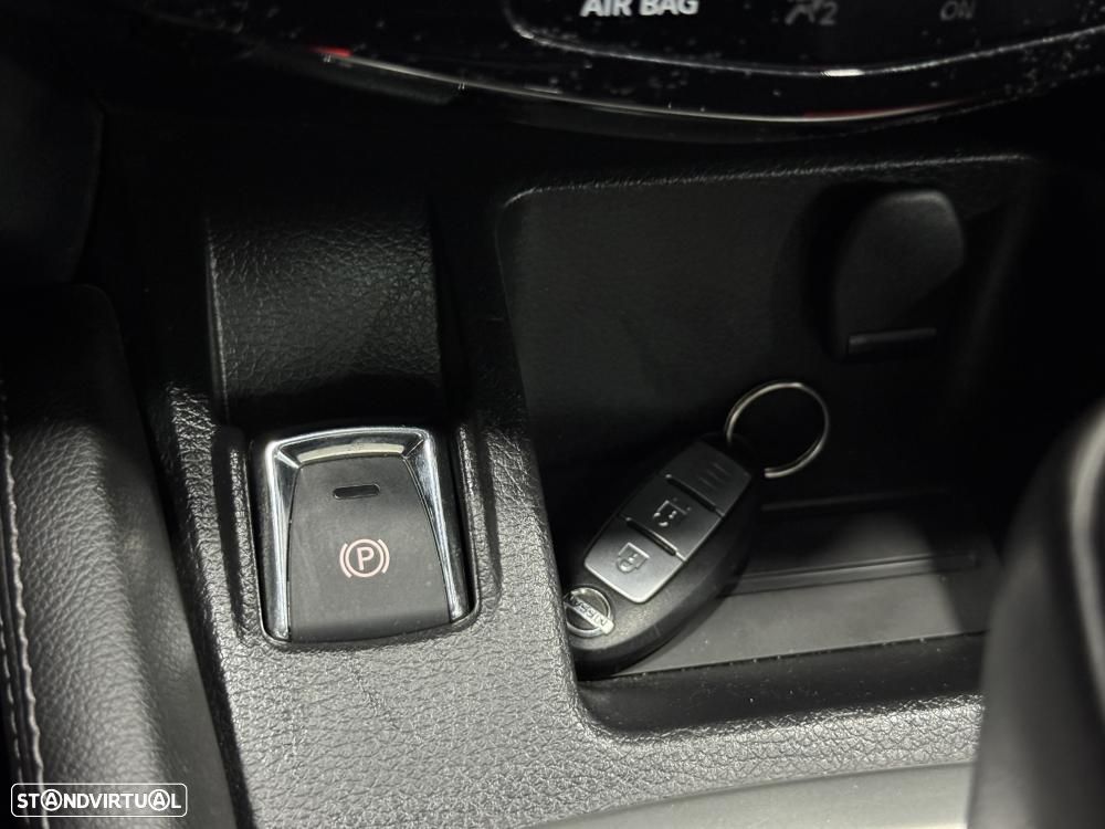 Nissan Qashqai 1.2 DIG-T Xtronic N-Connecta - 34