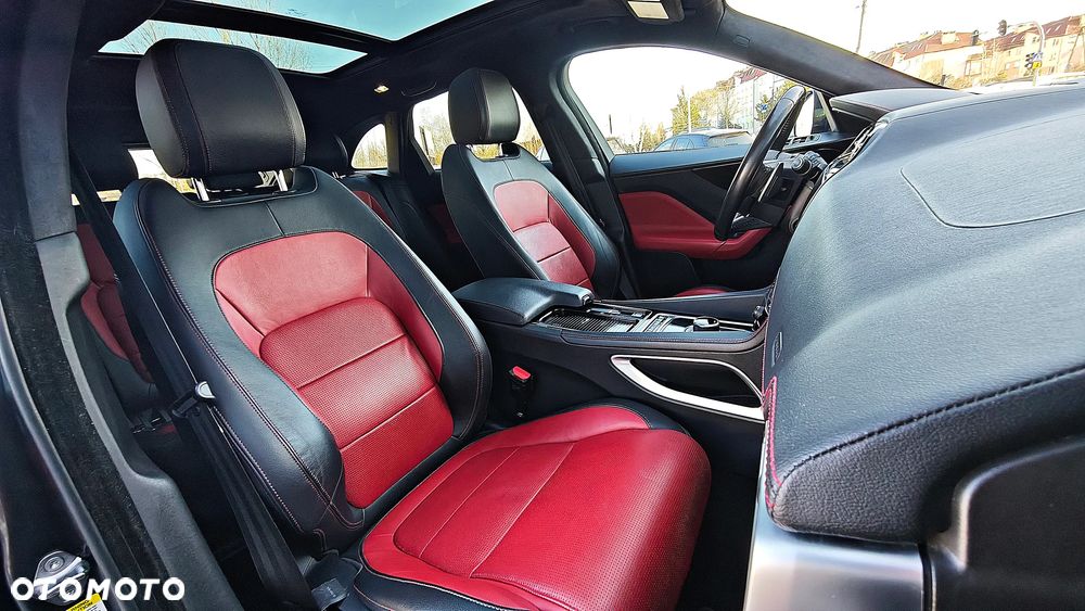 Jaguar F-Pace - 15