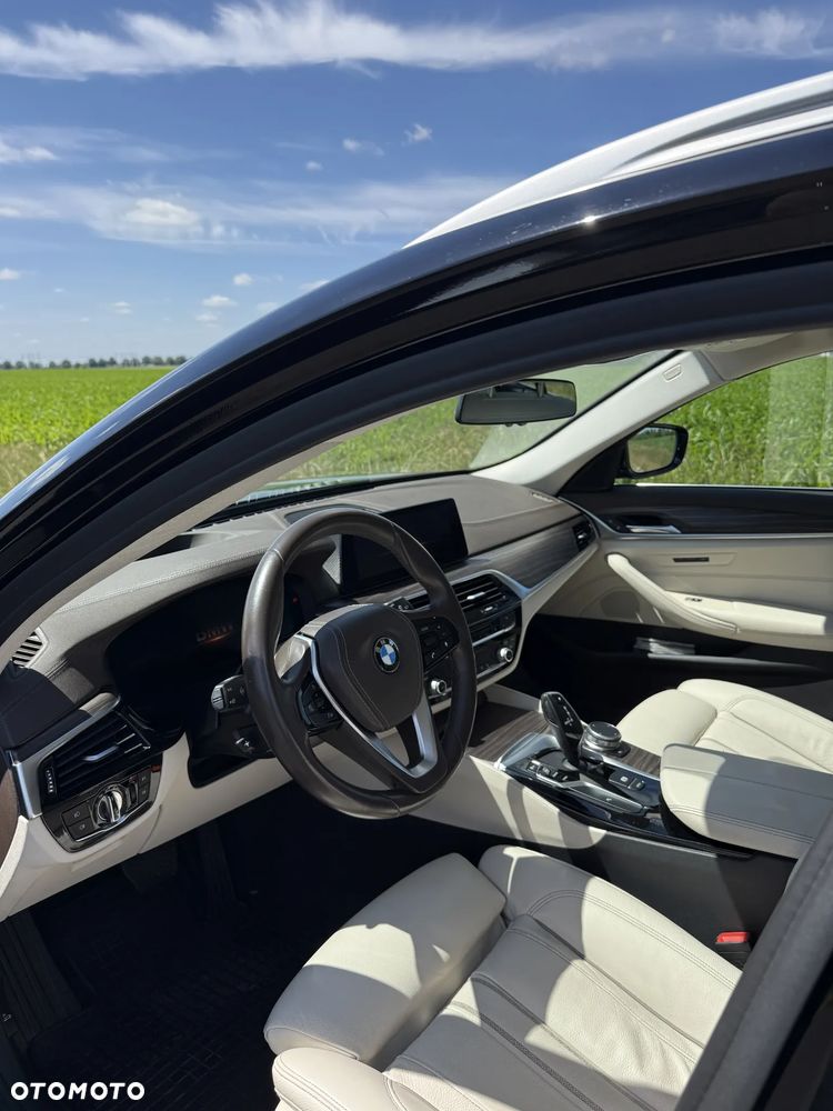 BMW Seria 5 520d xDrive Luxury Line - 12