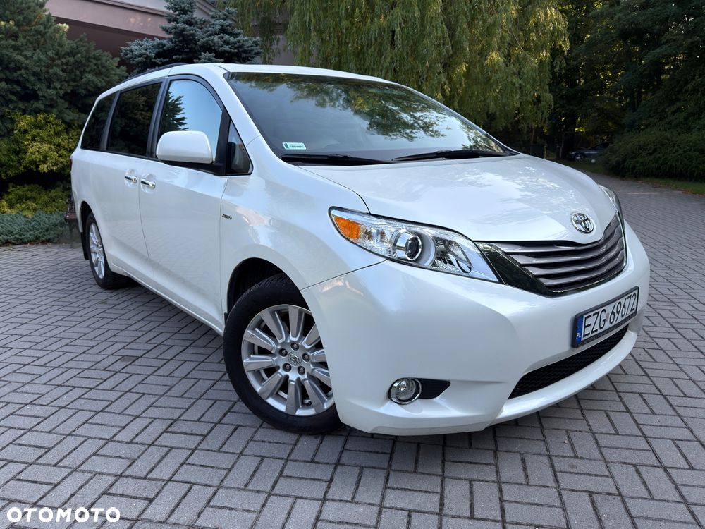 Toyota Sienna 3.5 V6 XLE AWD - 3