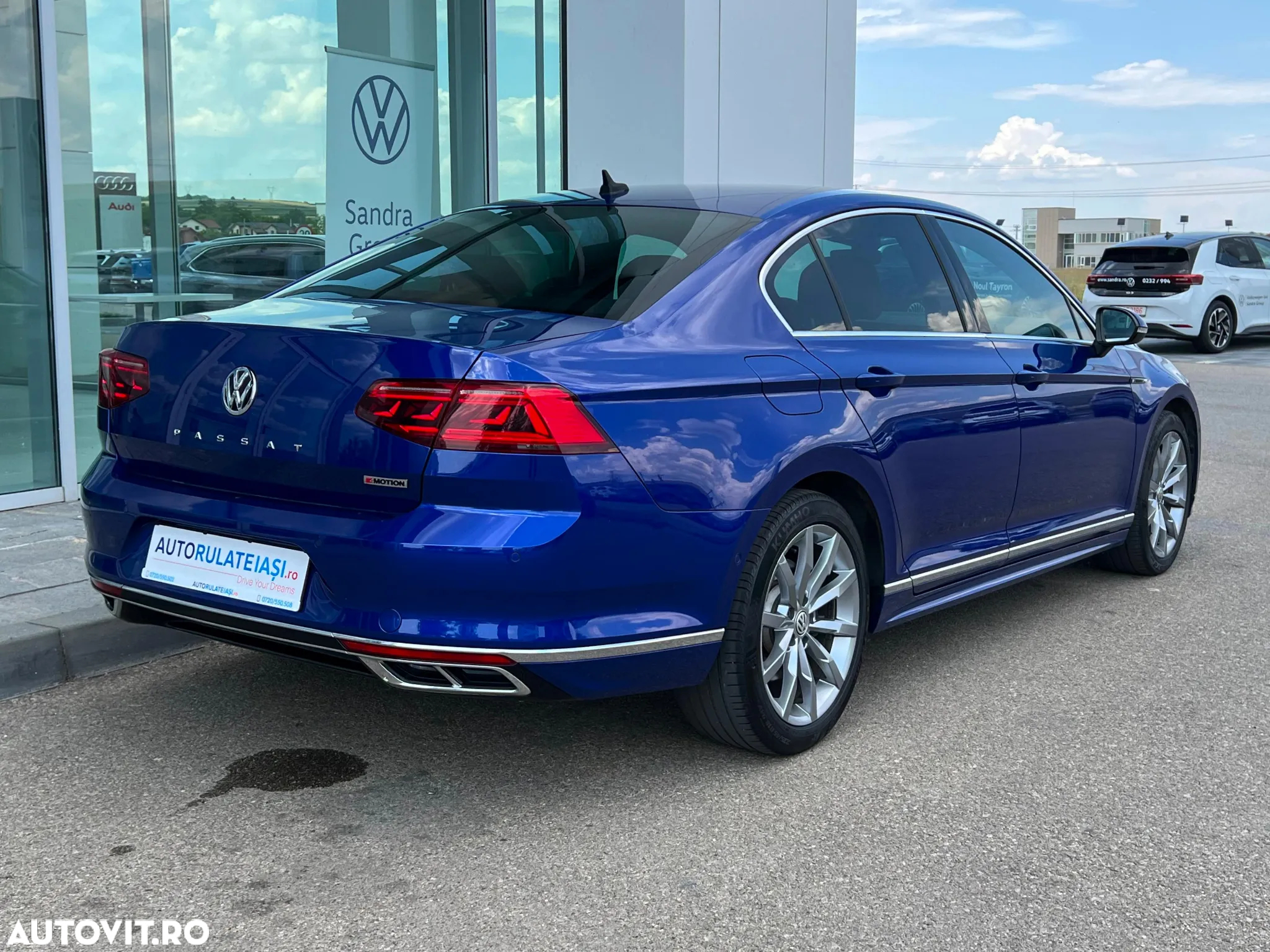 Volkswagen Passat 2.0 BiTDI DSG 4Mot Highline - 3