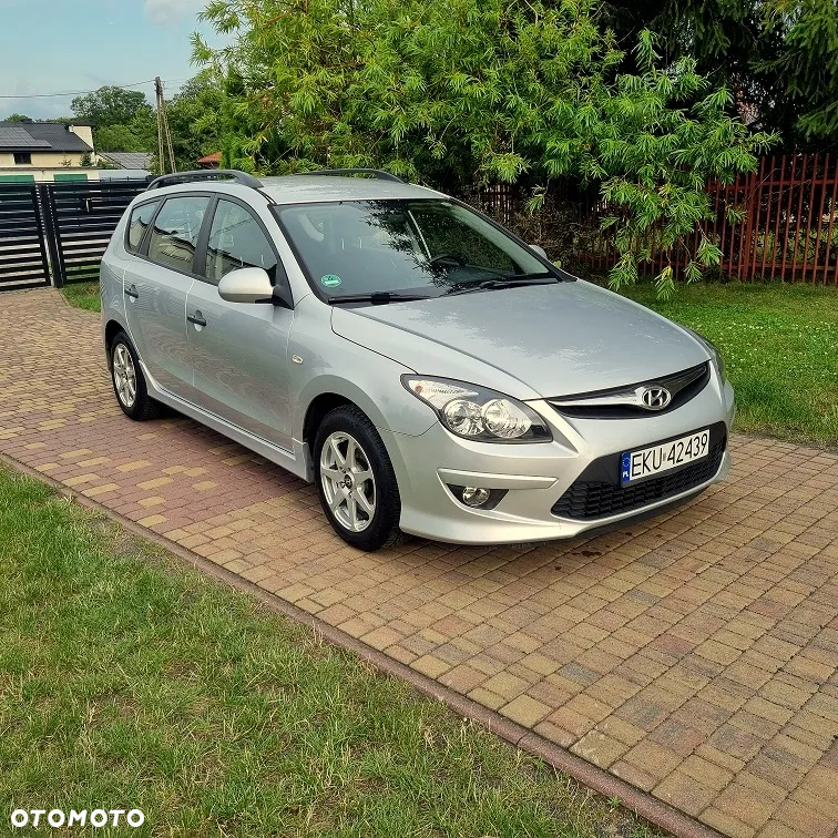 Hyundai i30 1.4 Base + - 6