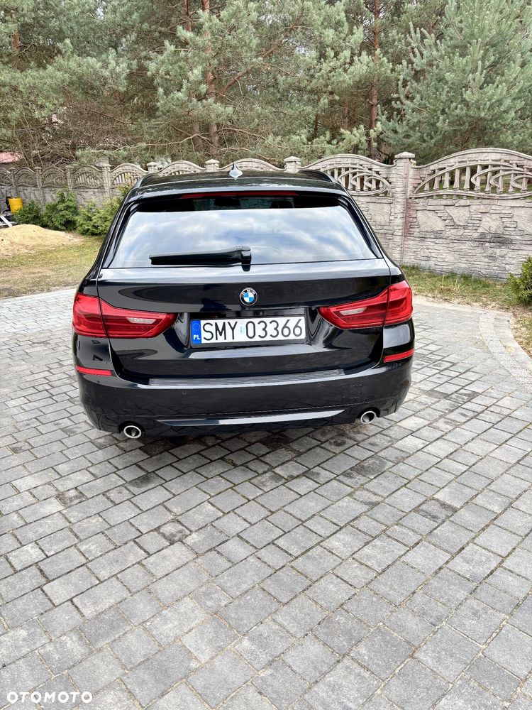 BMW Seria 5 520d Sport Line - 4