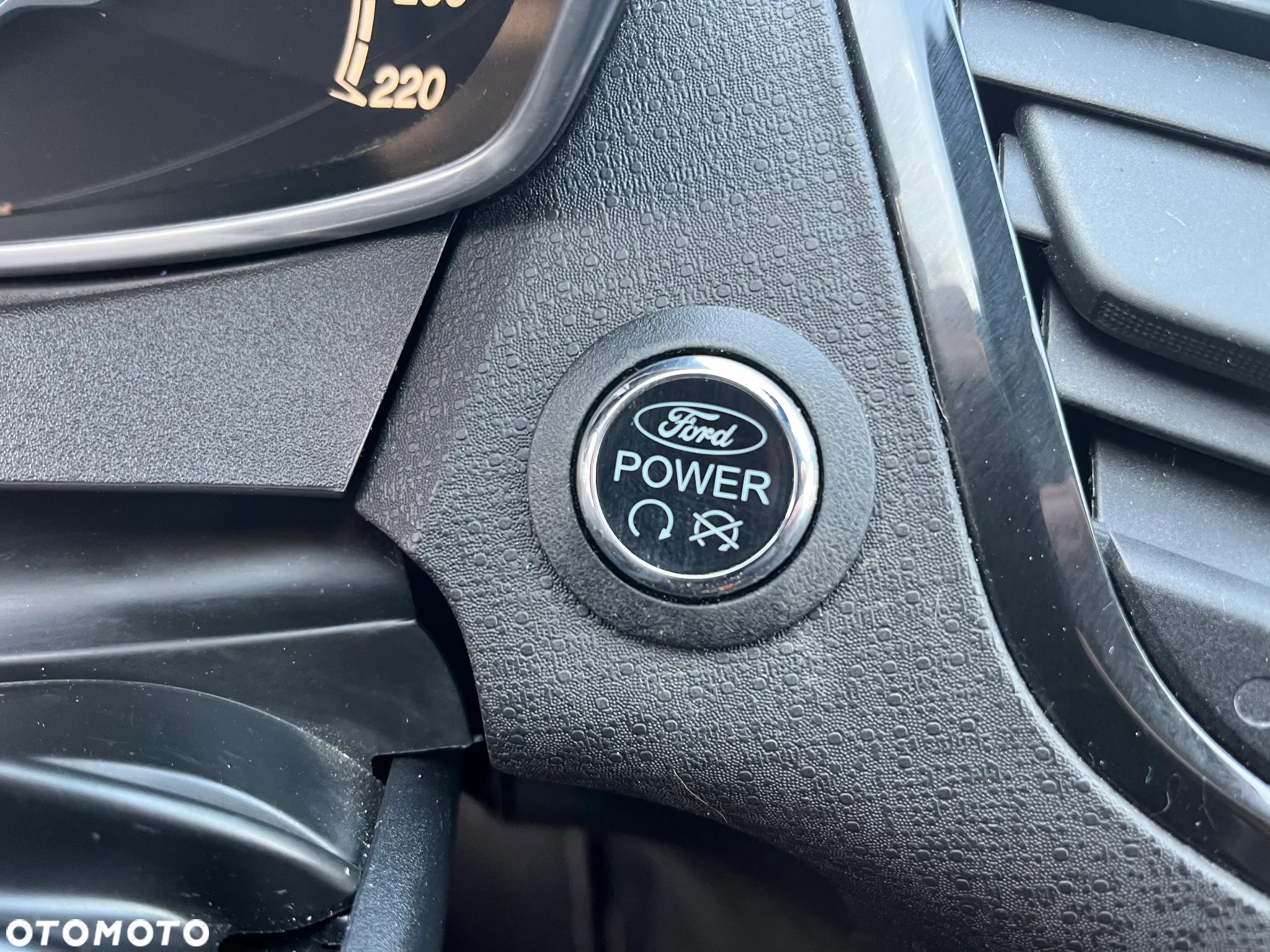 Ford Fiesta 1.0 EcoBoost Titanium - 29