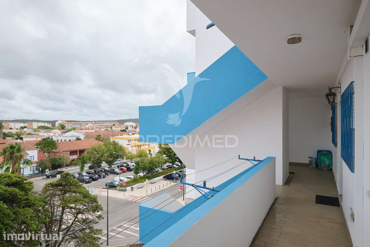 Apartamento T2 com Elevador e Varandas em Grândola - Grande imagem: 3/35