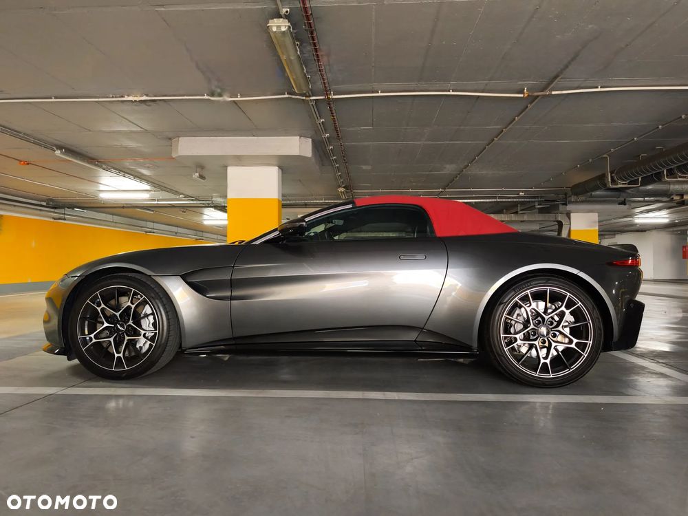 Aston Martin Vantage - 4