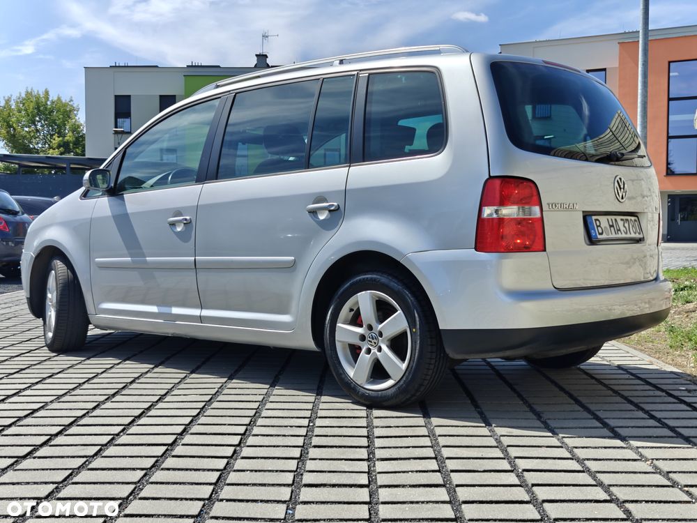Volkswagen Touran - 3