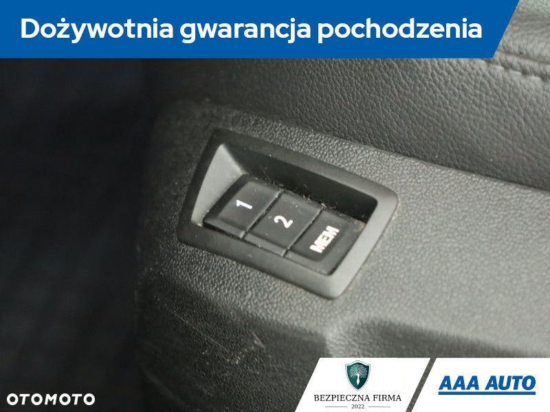 Opel Insignia - 12