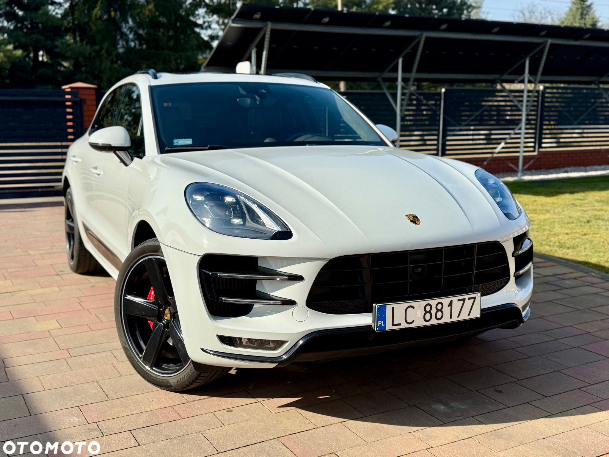 Porsche Macan Turbo - 1