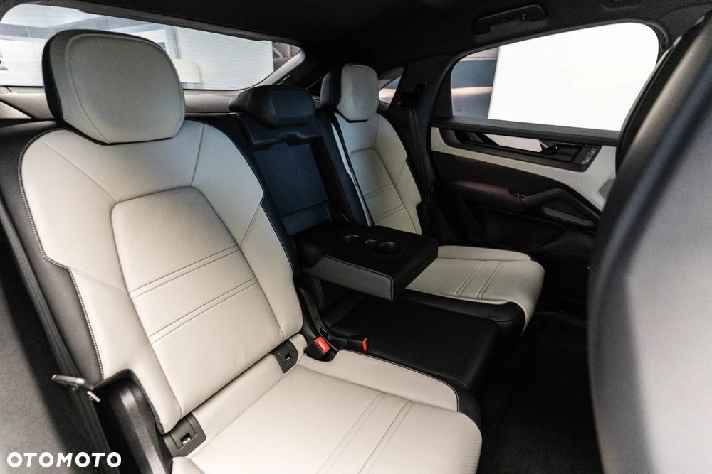 Porsche Cayenne Black Edition - 15