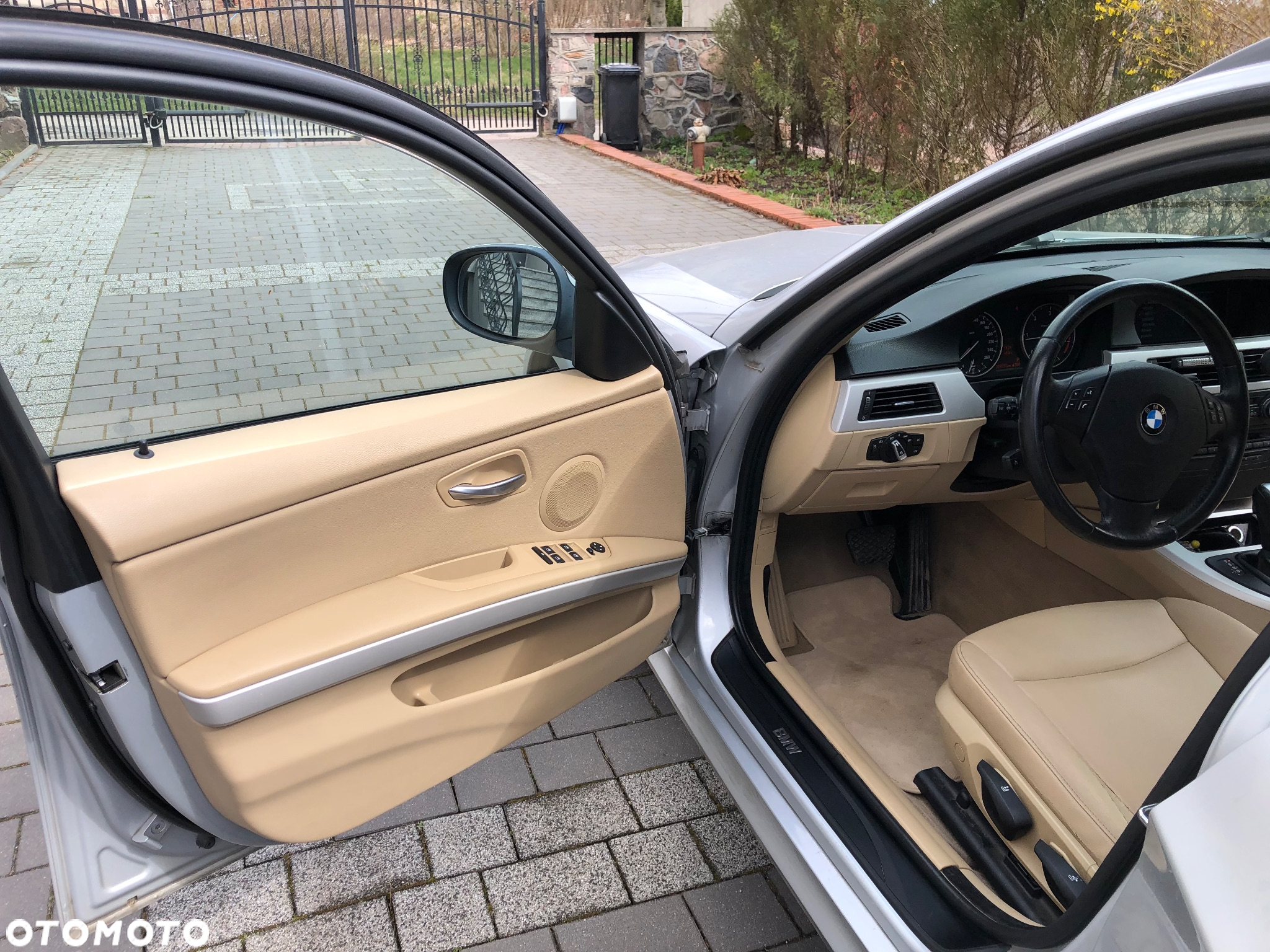BMW Seria 3 318d DPF Touring - 10