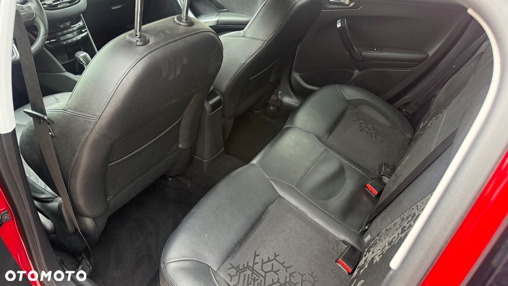 Peugeot 208 - 6