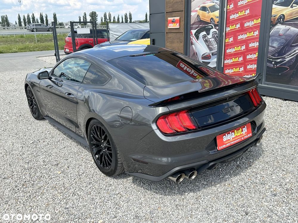 Ford Mustang - 4
