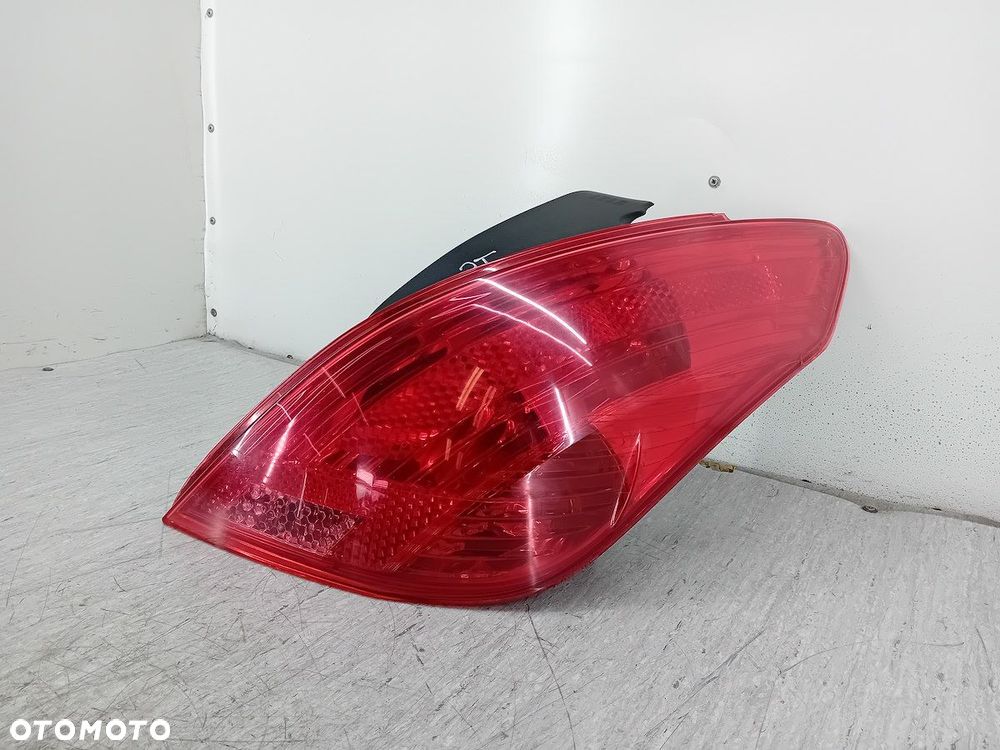 LAMPA TYLNA PRAWA PEUGEOT 308 I 9680425680 HATCHBACK - 5