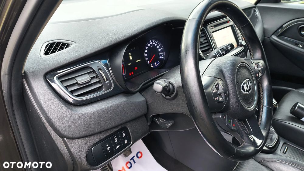 Kia Carens 1.7 CRDi 136 Fifa World Cup Edition - 9