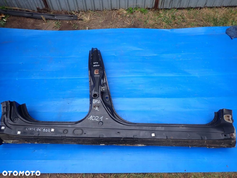 HONDA CIVIC UFO VIII 06-11 PRÓG PRAWY - 1