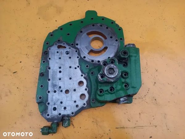 Pokrywa przednia obudowa sktzyni IVT AutoPowr John Deere 6620 - 1