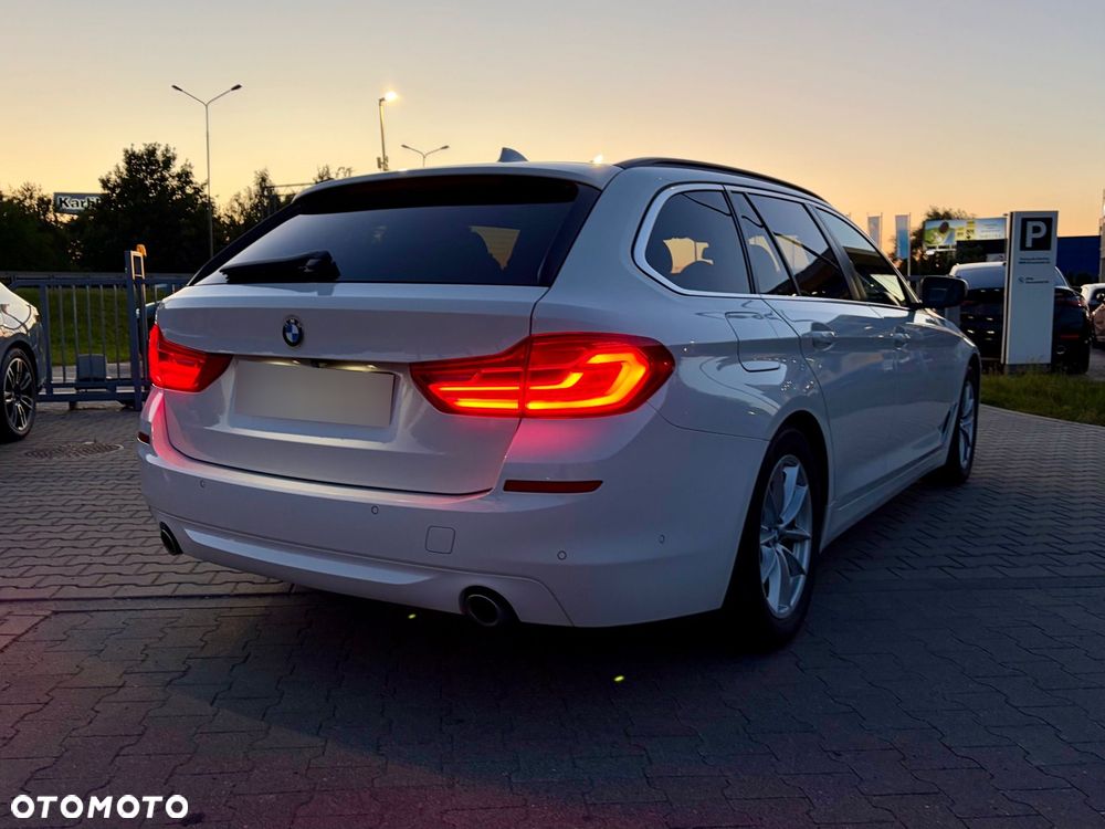 BMW Seria 5 520d M Sport Edition - 4