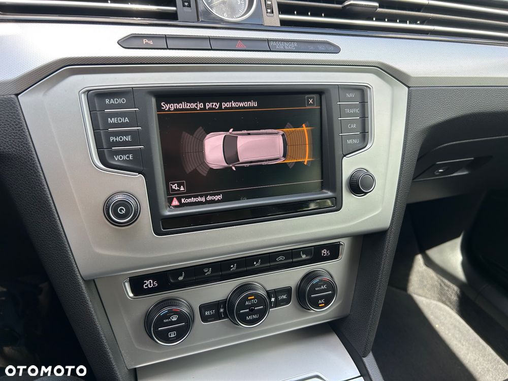 Volkswagen Passat 2.0 TDI (BlueMotion Technology) DSG Comfortline - 17