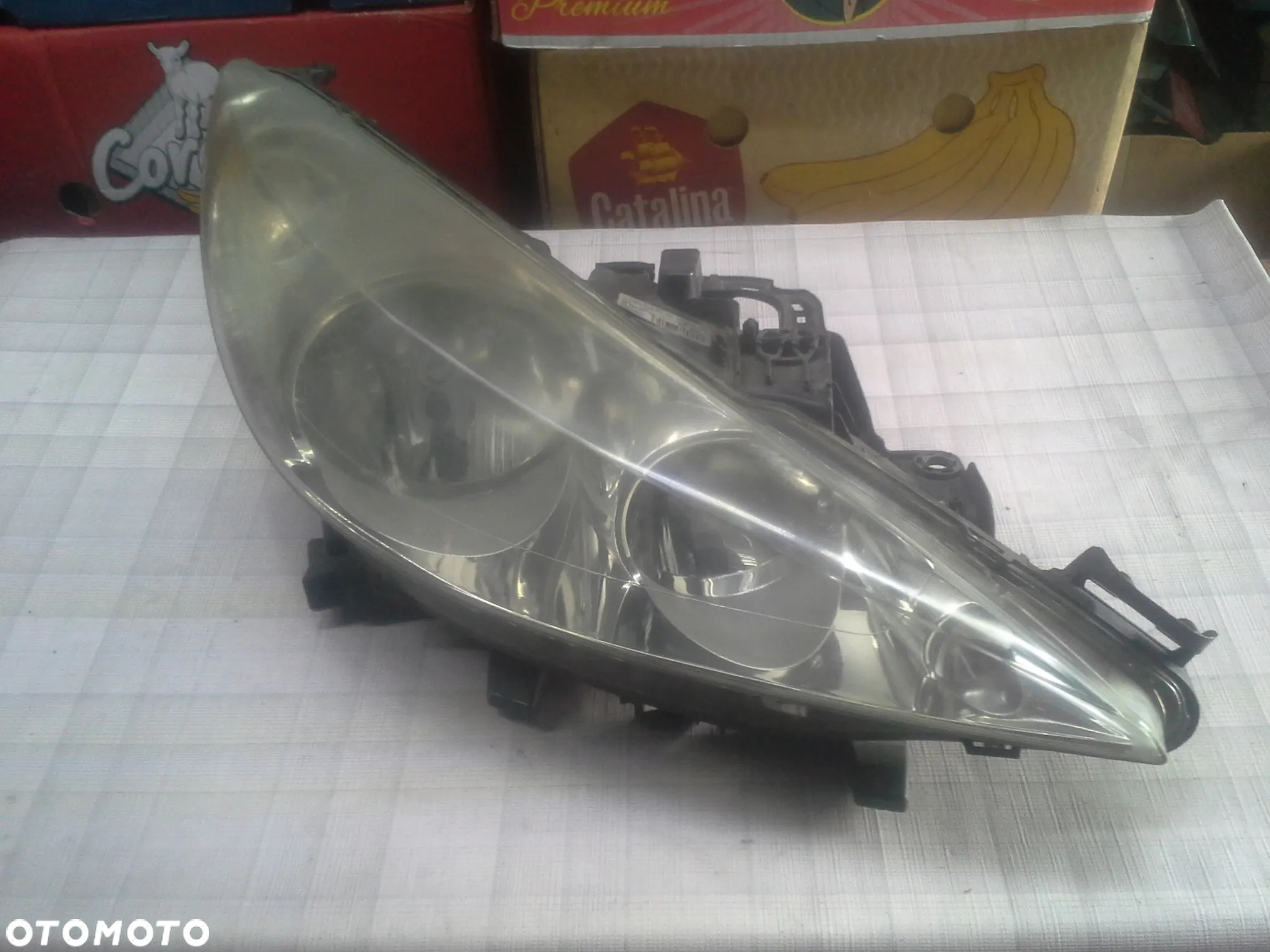 Peugeot 207 lampy przednie reflektory 9649986280  9649986180 - 9