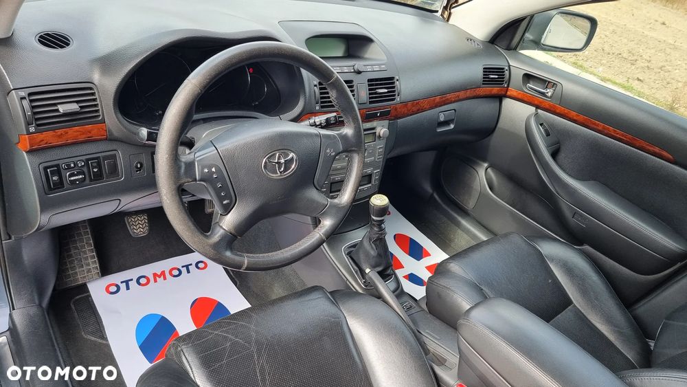 Toyota Avensis 2.2 D-4D Prestige - 12
