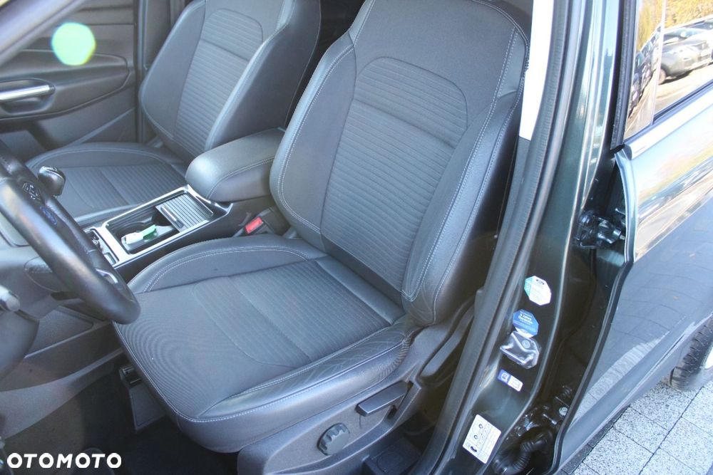 Ford Kuga - 19