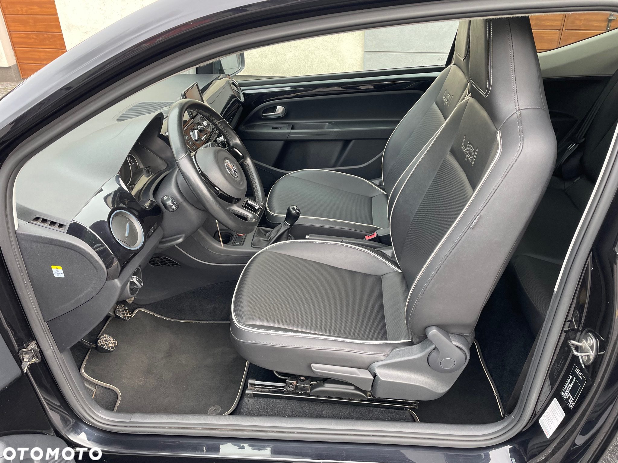 Volkswagen up! (BlueMotion Technology) move - 16