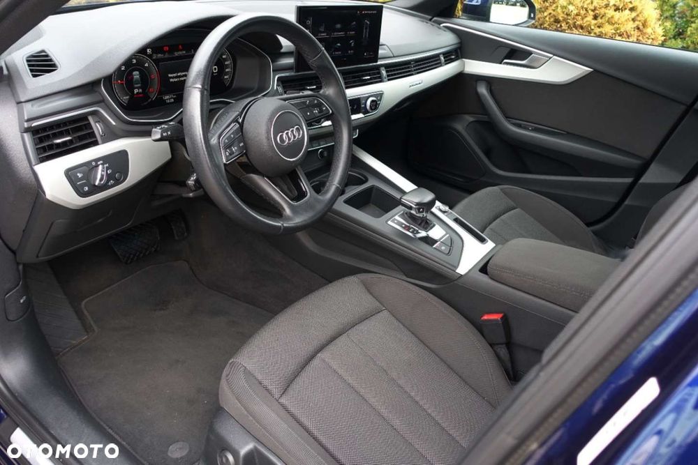 Audi A4 Limousine - 11