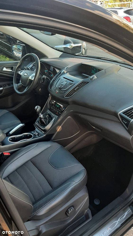 Ford Kuga 1.5 EcoBoost 2x4 Titanium - 16