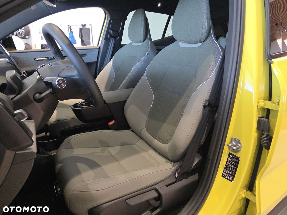 Volvo EX30 - 11