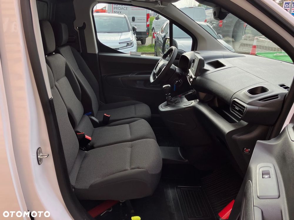Toyota Proace City 1.5 D-4D Long 2,4t Active - 21