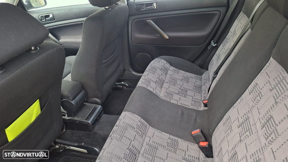 VW Passat 1.9 TDi Confortline - 7