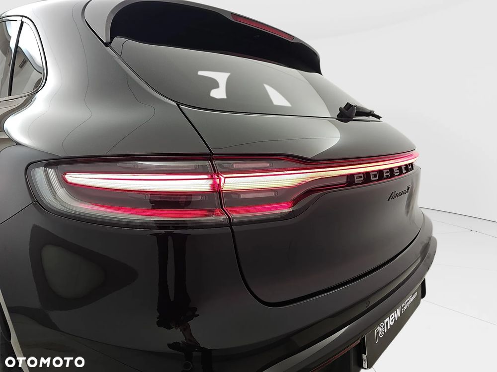 Porsche Macan T - 37