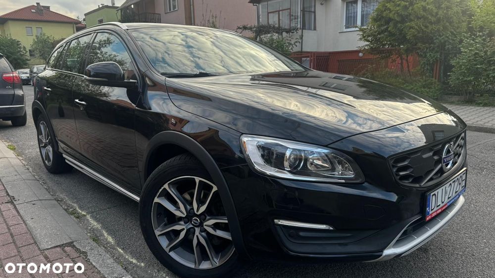 Volvo V60 Cross Country T5 AWD Summum - 4
