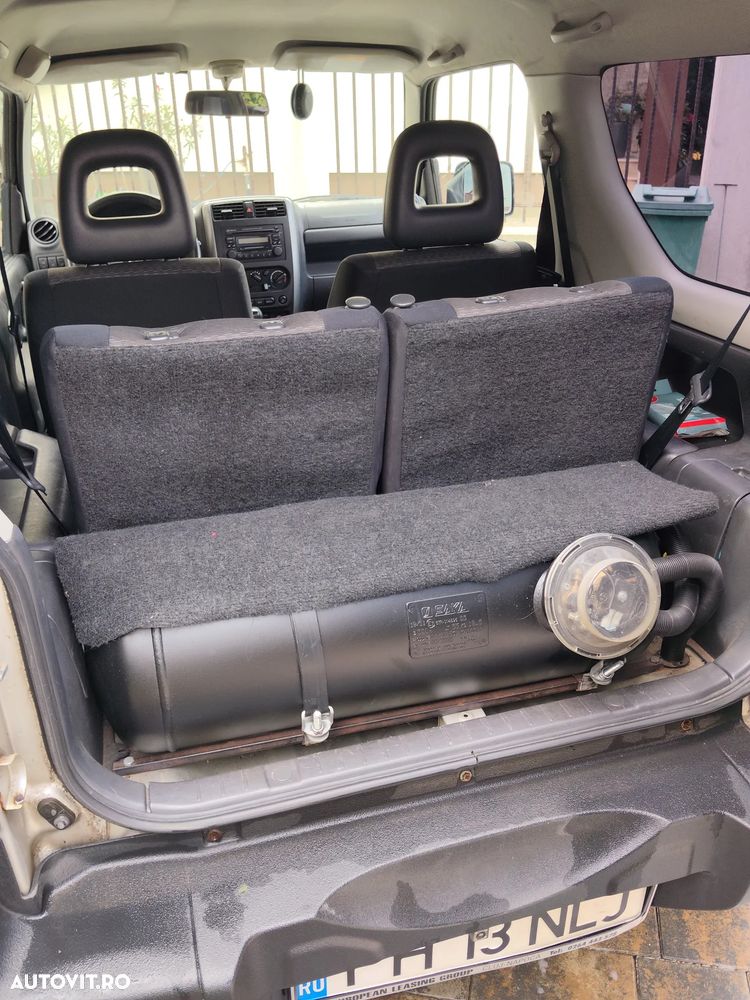 Suzuki Jimny - 8